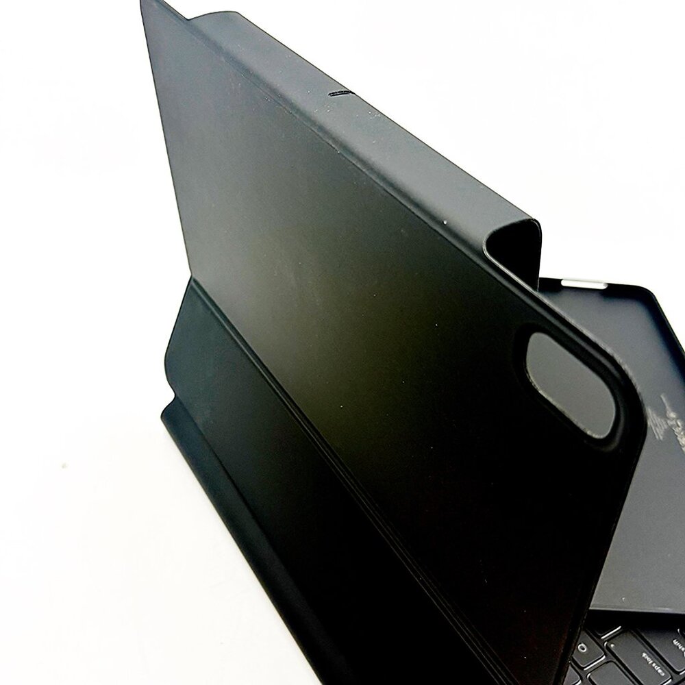 ESR iPad Air 13” Keyboard Case Trackpad Magnetic Rebound 360 Black - Picture 6 of 8